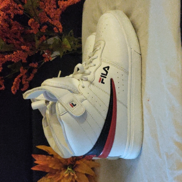 Fila Vulc 13 Mid size, Size 5 - Picture 3 of 3